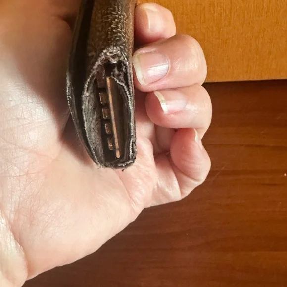 Louis Vuitton Damier Ebene Brown Checkered Key Holder Men or Women - Picture 14 of 16